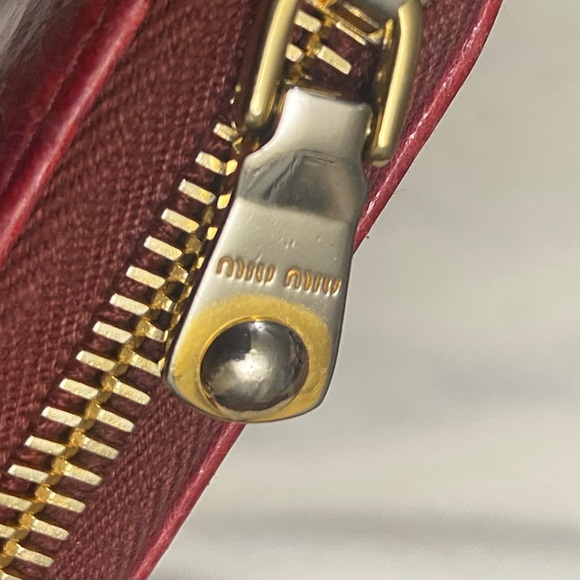 VGC MIU MIU CROC-EMBOSSED ZIP-AROUND WALLET - Picture 8 of 15